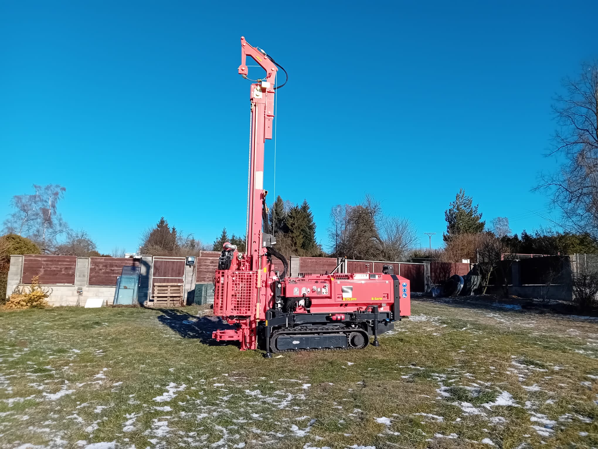 Vŕtací stroj ADLER B75 vrátane príslušenstva