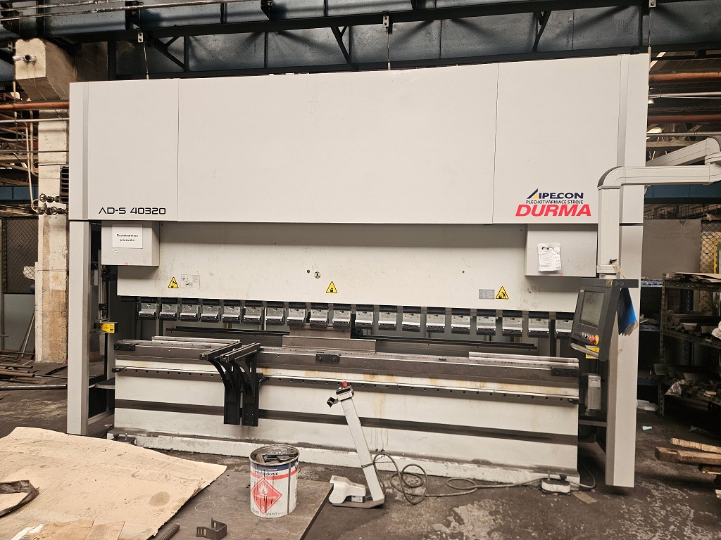 Synchronní hydraulický ohraňovací CNC lis AD-S 40320