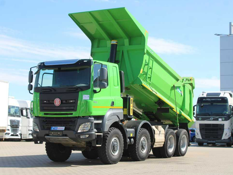 TATRA Phoenix T - 158 with tipper body VS MONT